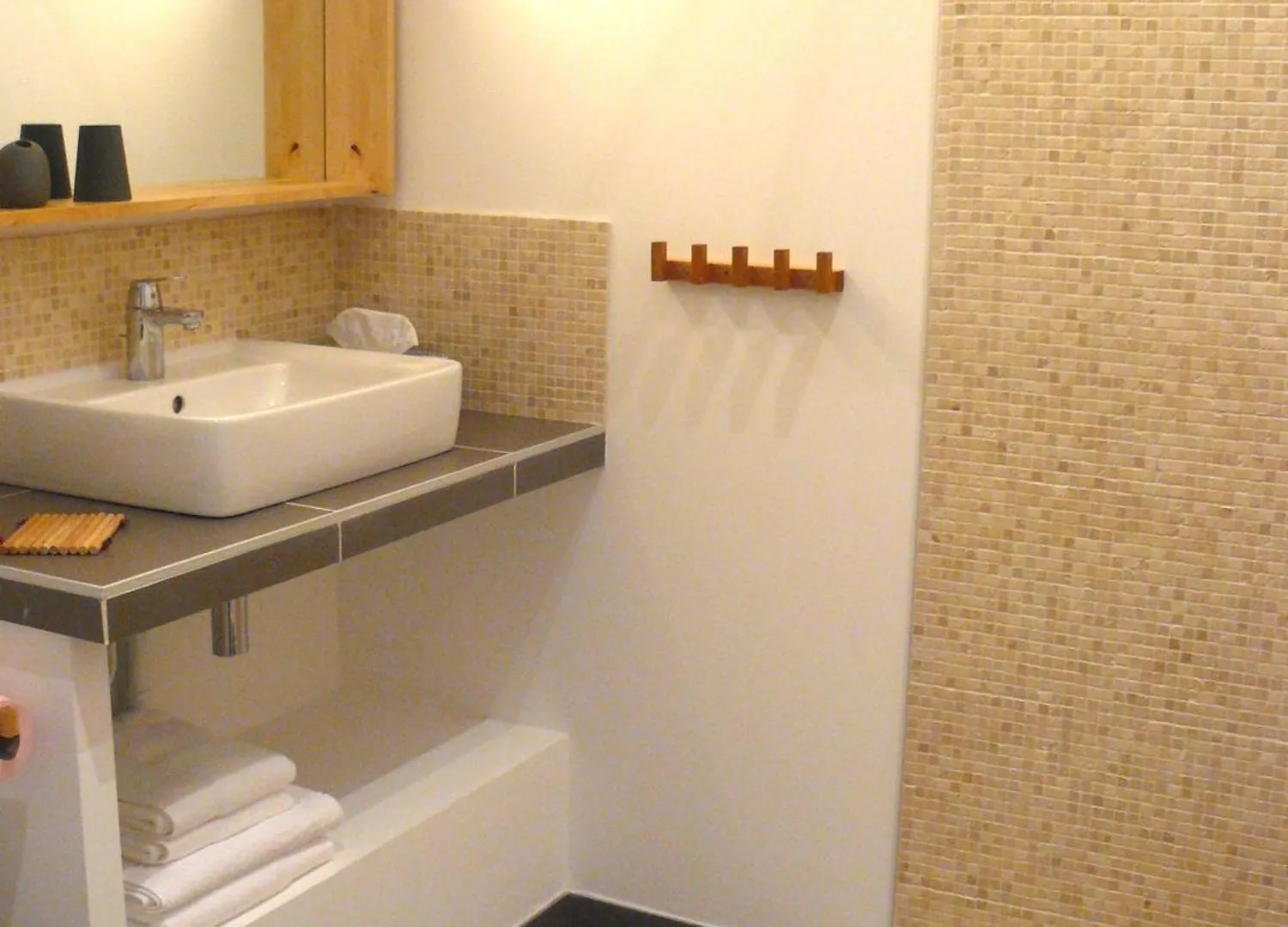 Bed & Breakfast La Cour Du 5Eme - Chambre D'Hotes Paris France